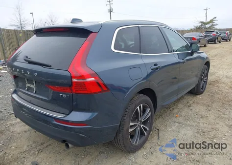 2021 Volvo Xc60 T5 Momentum z USA, uszkodzony, nr VIN YV4102RK6M1861653